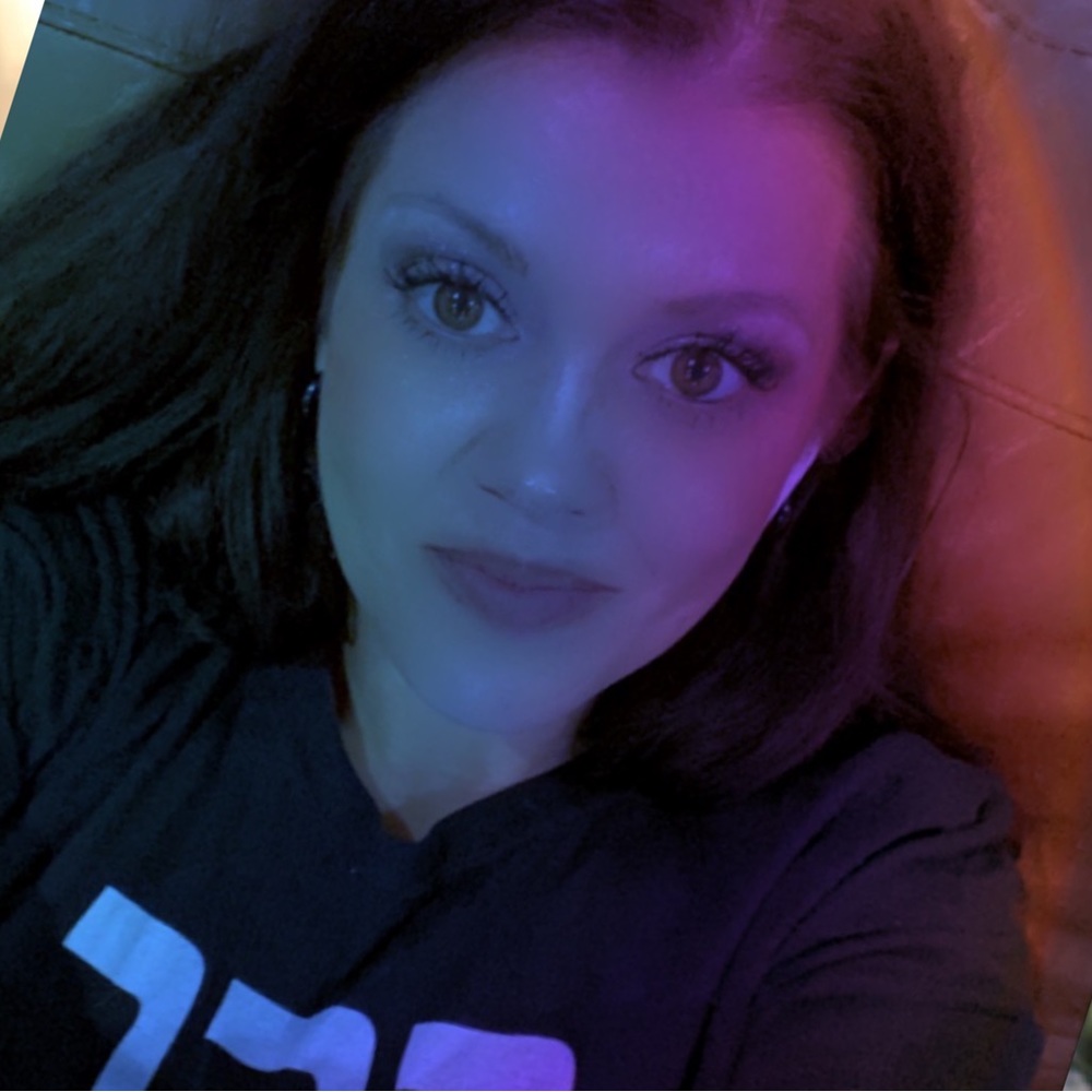 Meet your Posher, Leslie